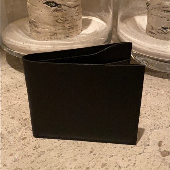 LAST ONE: NWT: J. Crew black leather men’s wallet. - Picture 4 of 6